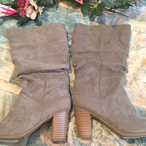 🌺Rue21 Taupe Suede Scrunch Boot (6/7)🌺 - Picture 6 of 14